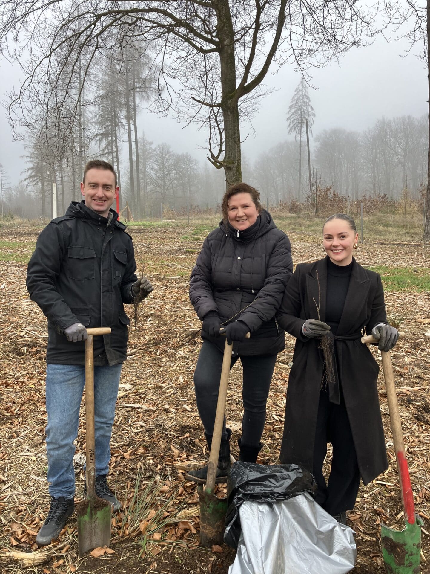 Das VÖLKEL Team im KPG beim Baumpflanz-Event