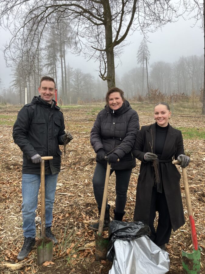Das VÖLKEL Team im KPG beim Baumpflanz-Event